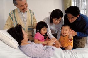 子供と一緒に通える歯医者で歯の審美治療も安心して受けられる！